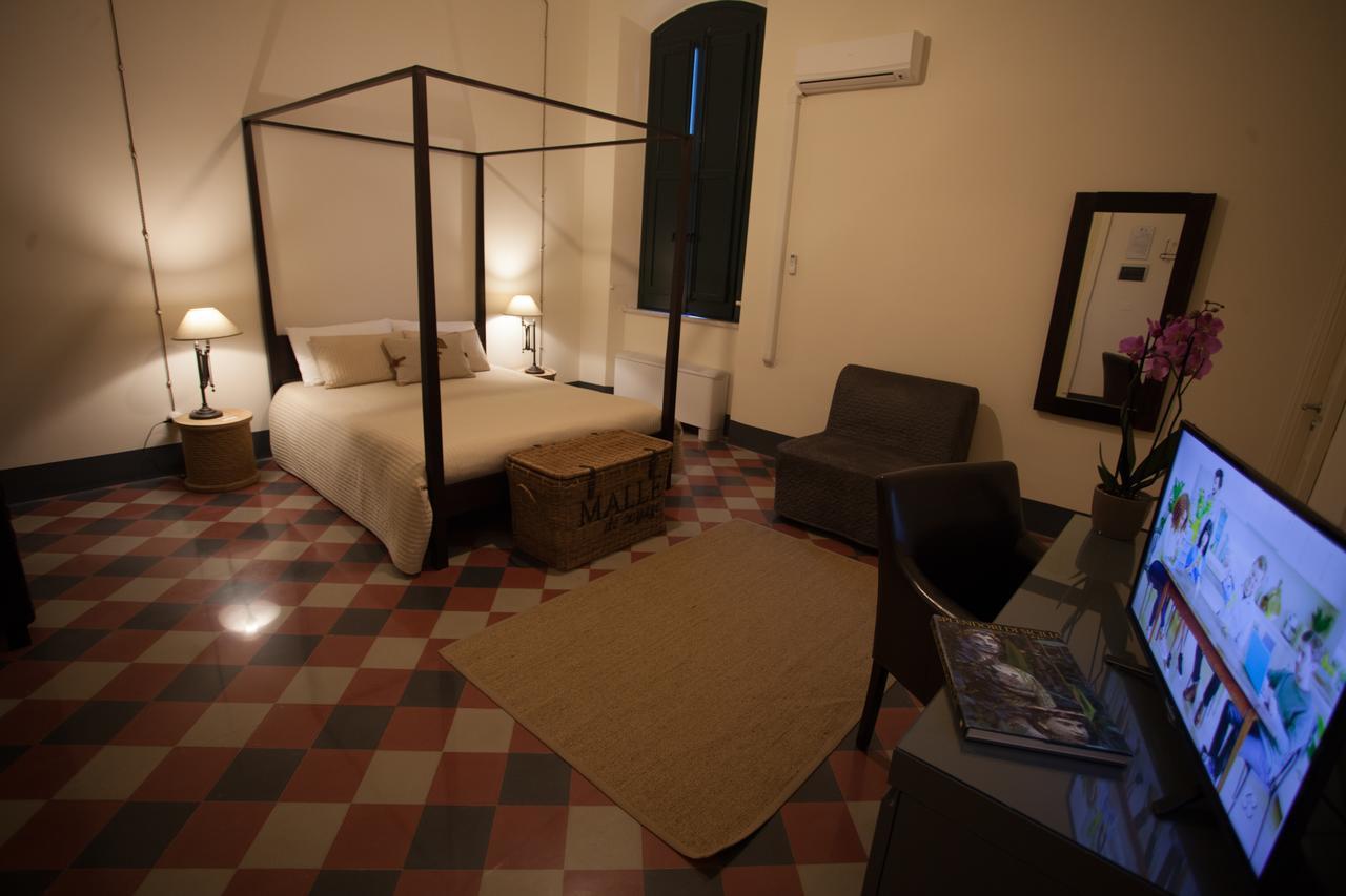 Le Stanze Del Capotreno Bed & Breakfast Bagheria Ngoại thất bức ảnh